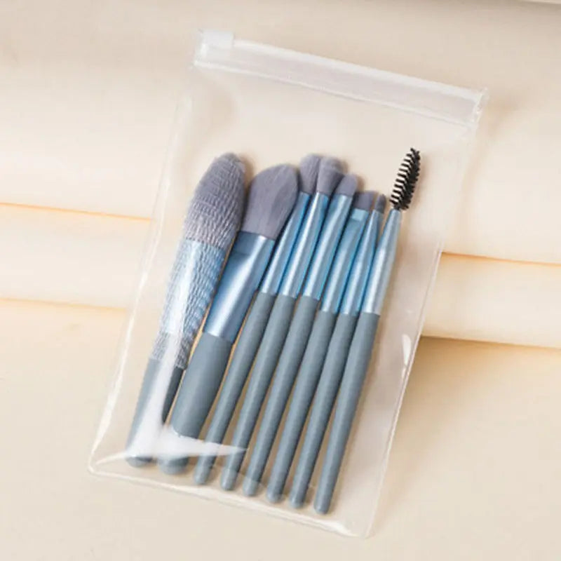 8 PCs makeup brushes