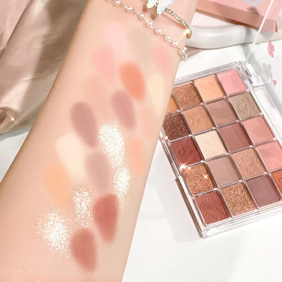 20-Color Eye-shadow Palette Shimmer & Matte