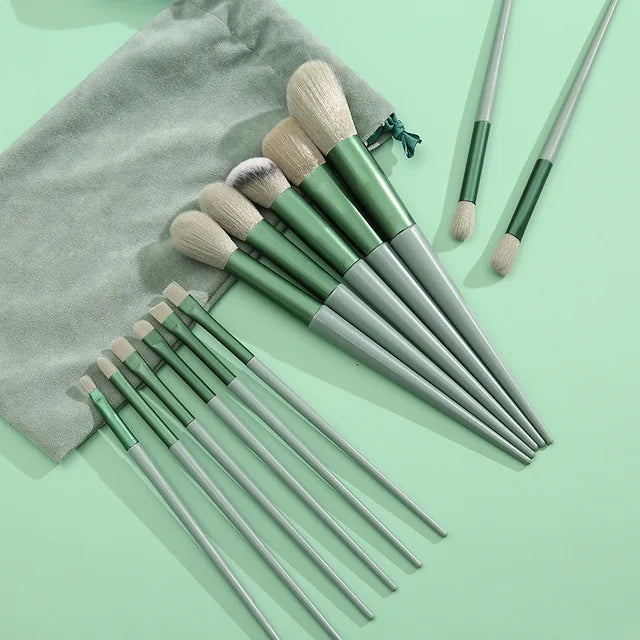 13 PCs makeup brushes