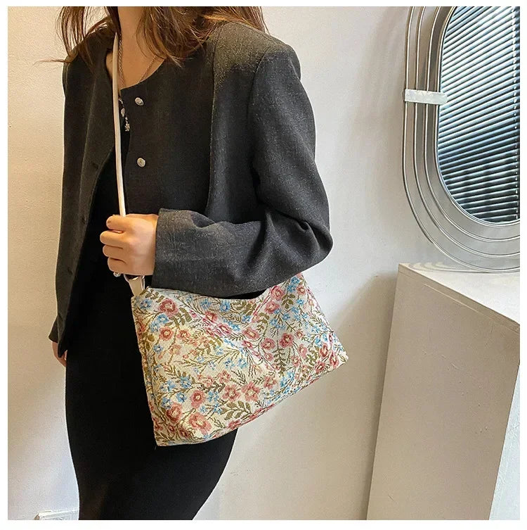 Vintage print shoulder bag