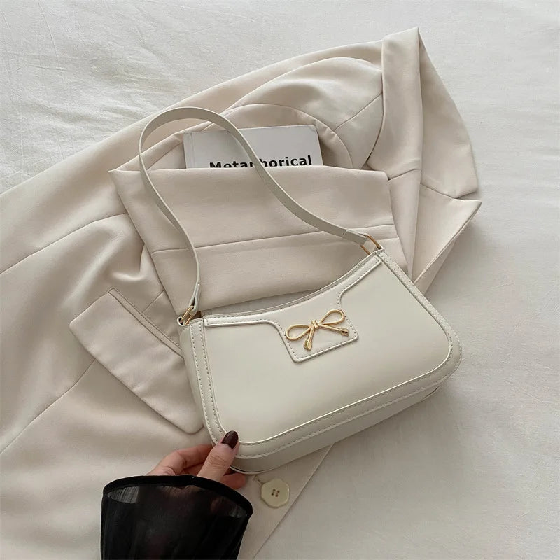 Shoulder bag with bow