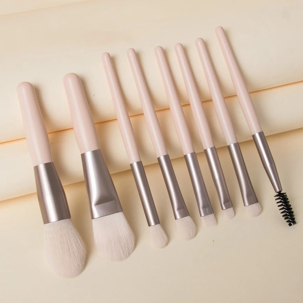 8 PCs makeup brushes